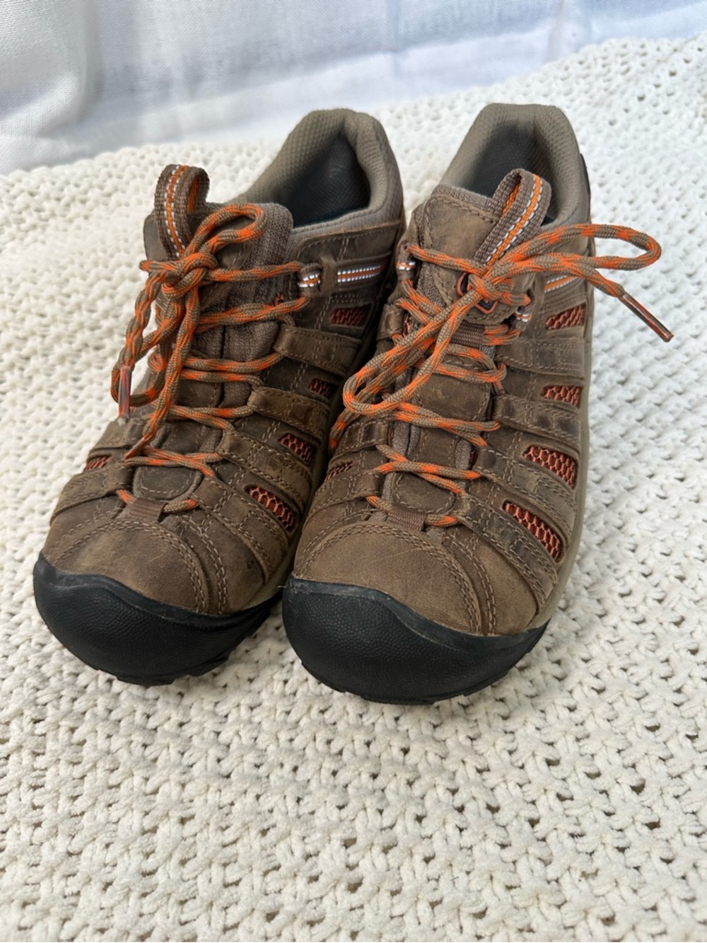 Keen Women’s Voyagers in Brown and Orange